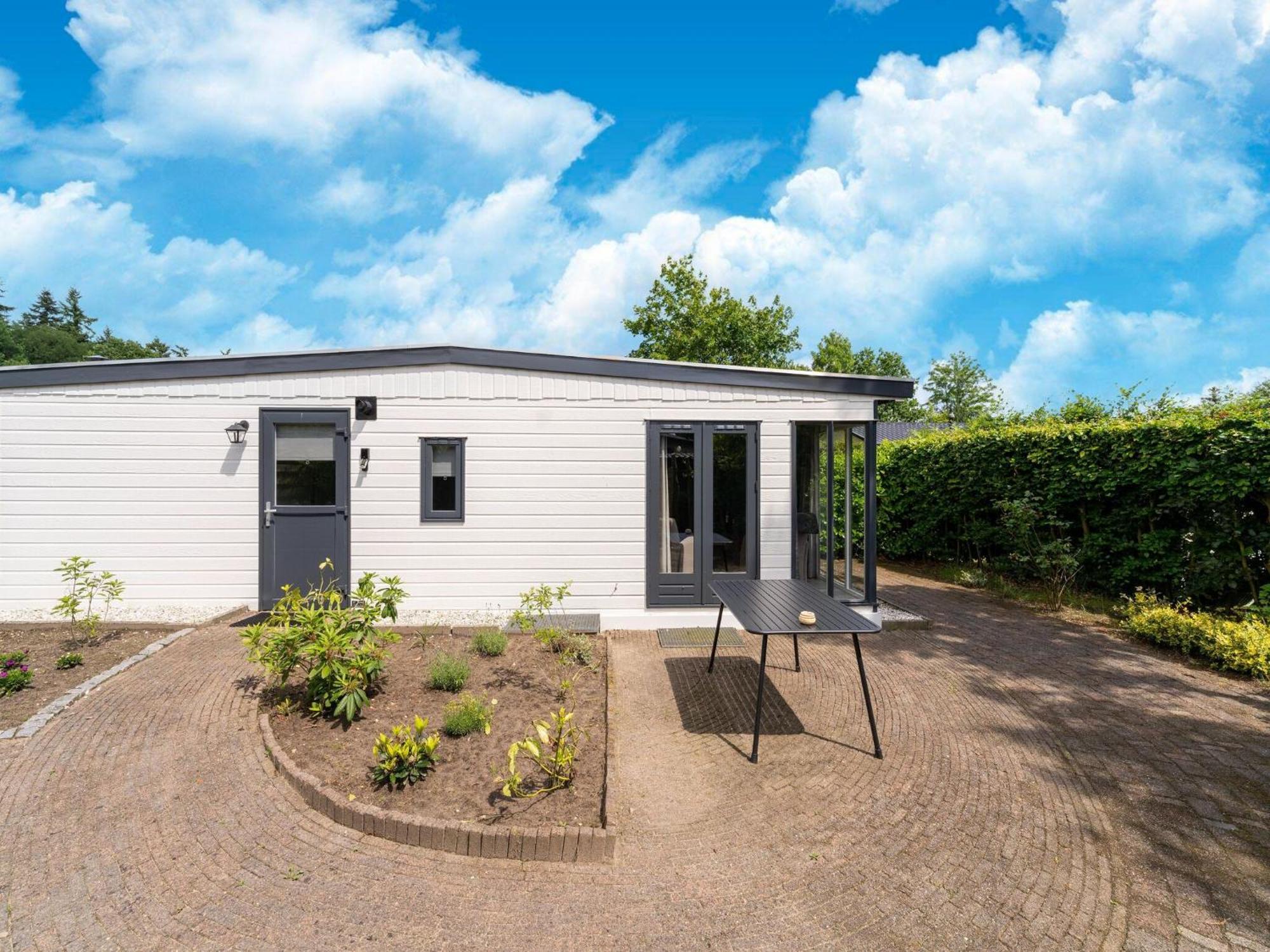 Cozy Chalet In Stegeren With A Terrace Buitenkant foto